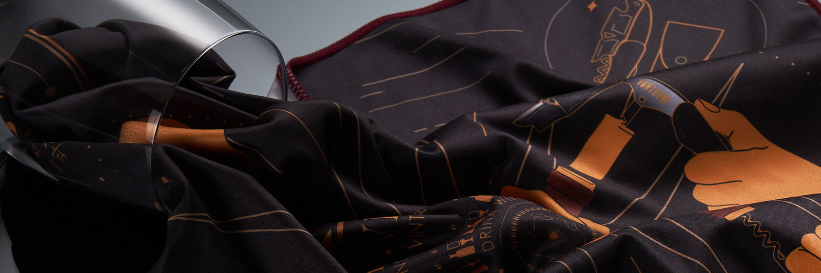 Vintorio Wine Accessories Glass with Microfiber Dish Towel