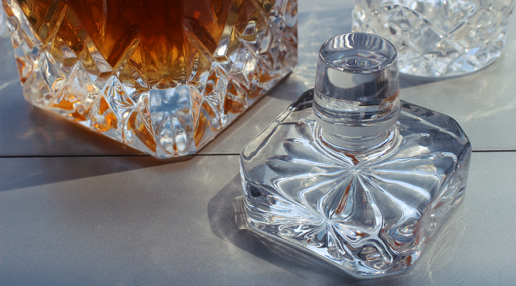 Vintorio GoodGlassware Whiskey Decanter Set - Your guests will appreciate the details
