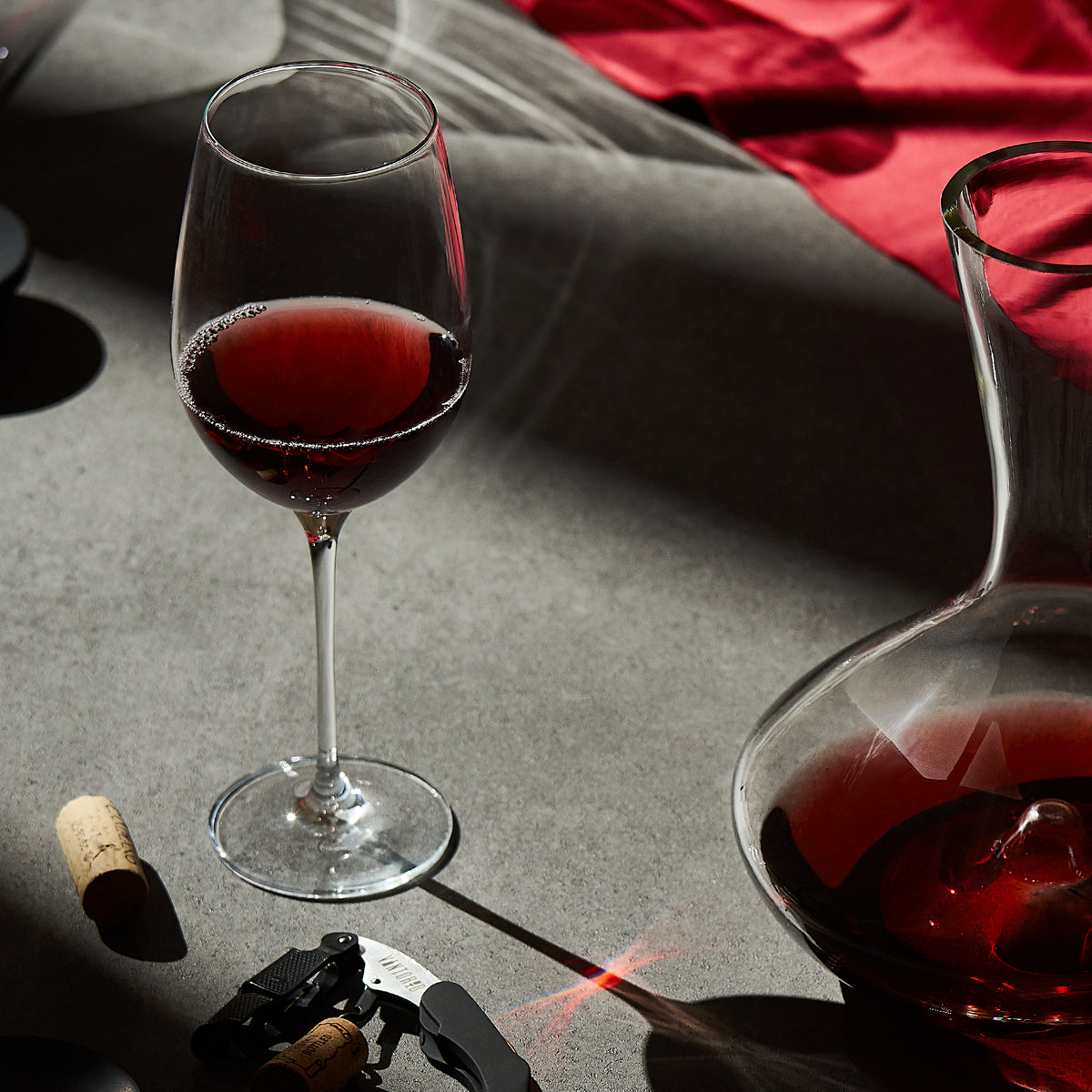 GoodGlassware Burgundy Red Wine Glasses with the Vintorio Corkscrew and Vintorio Citadel Decanter