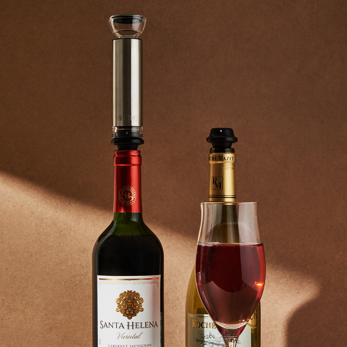 Vintorio Vacuum Wine Stopper (1 Pump Wine Saver and 4 Reusable Bottle Stoppers)