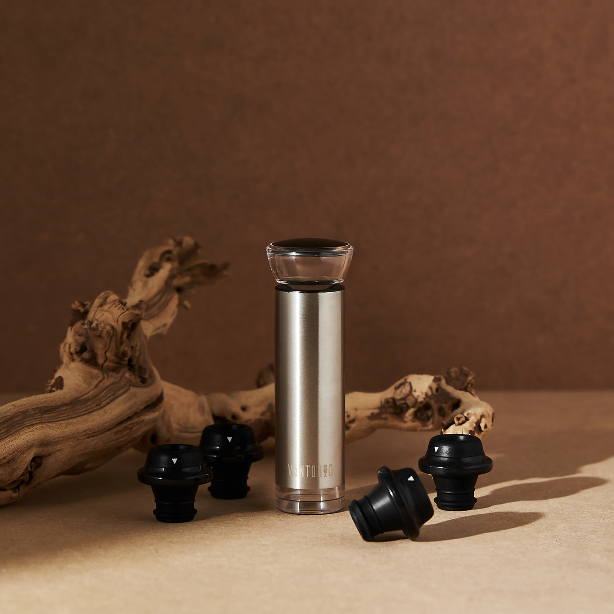 Vintorio Vacuum Wine Stopper (1 Pump Wine Saver and 4 Reusable Bottle Stoppers)